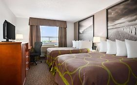 Super 8 By Wyndham Regina